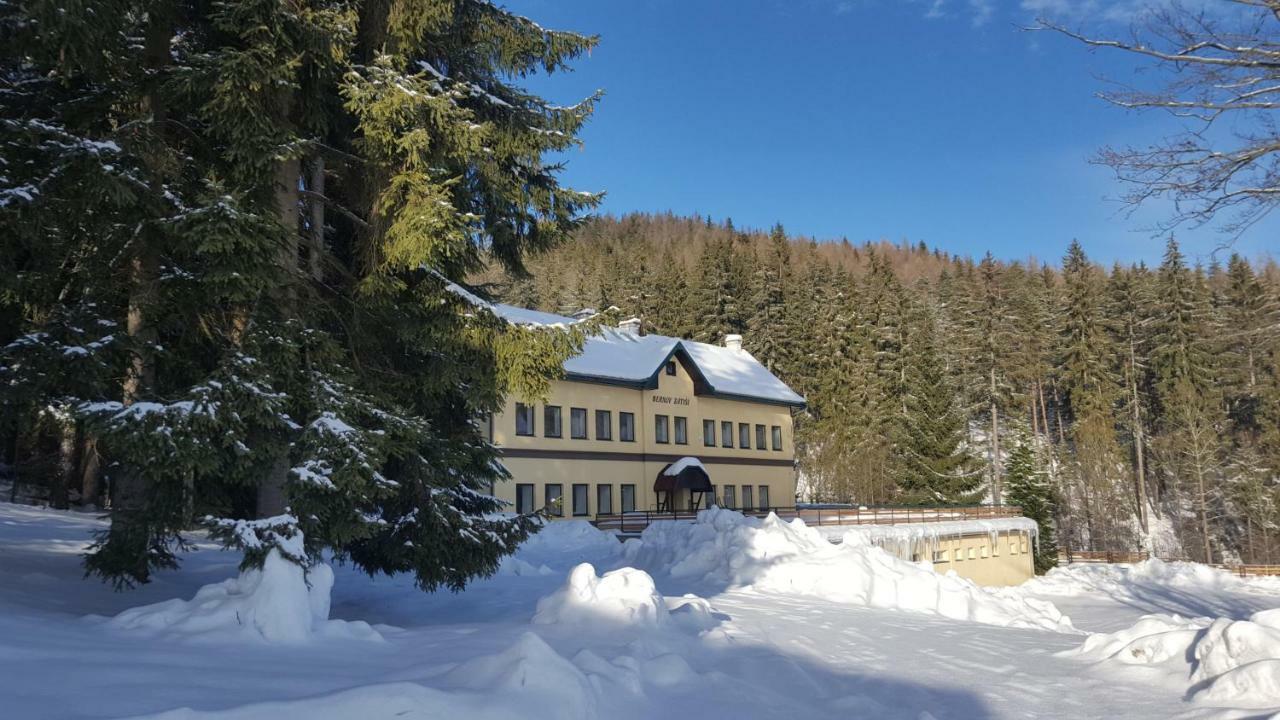 Rs Bernov Zatisi Hotel Nejdek Eksteriør billede