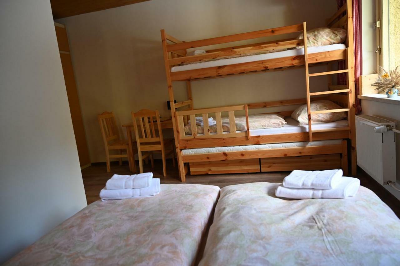 Rs Bernov Zatisi Hotel Nejdek Eksteriør billede